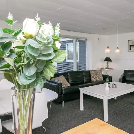6 Person Holiday In Holiday home