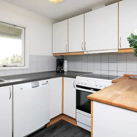 6 Person Holiday In *